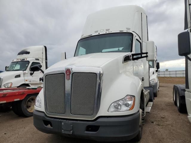 2017 Kenworth T680 Semi Truck