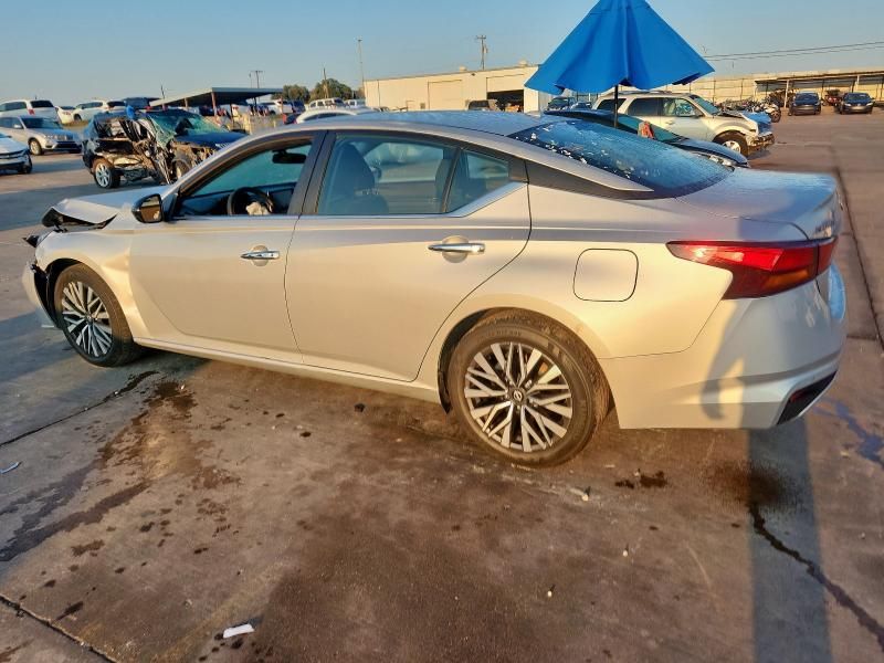 2024 Nissan Altima SV