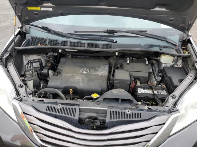 2015 Toyota Sienna le
