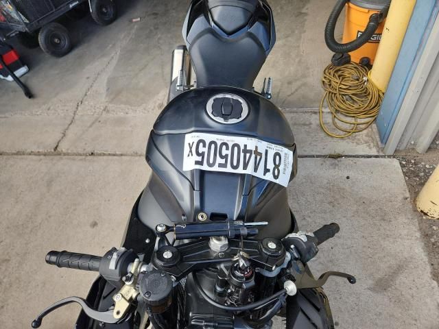 2025 Kawasaki ZX1002 L