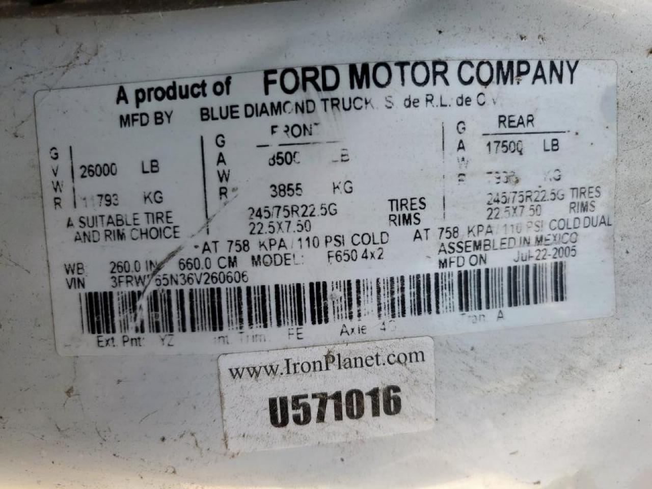 2006 Ford F650 Super Duty Flatbed Truck
