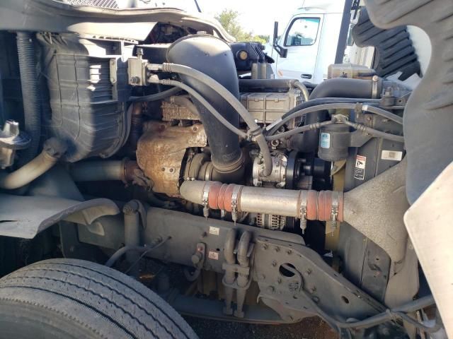 2014 Freightliner Cascadia Semi Truck