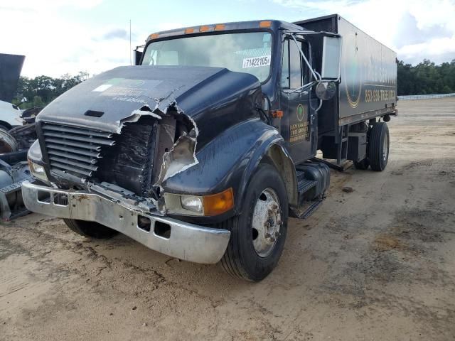 2001 International 4700 Flatbed Truck