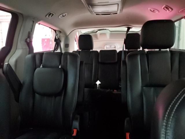 2014 Chrysler Town & Country Touring L
