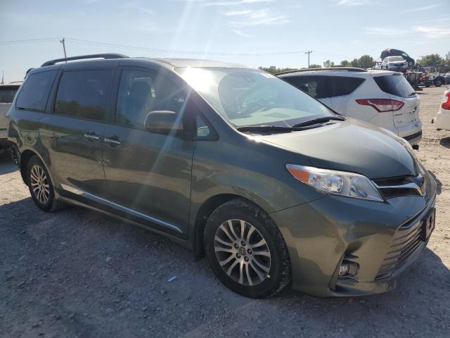 2020 Toyota Sienna xle Premium 8-passenger