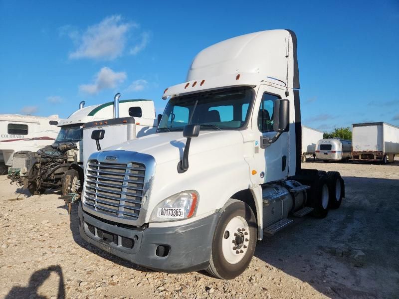 2014 Freightliner Cascadia Semi Truck