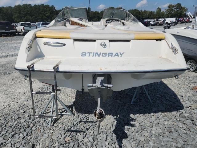 2005 Stingray Boat-Boat