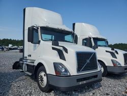 Salvage trucks for sale at Memphis, TN auction: 2017 Volvo VNL Semi Truck