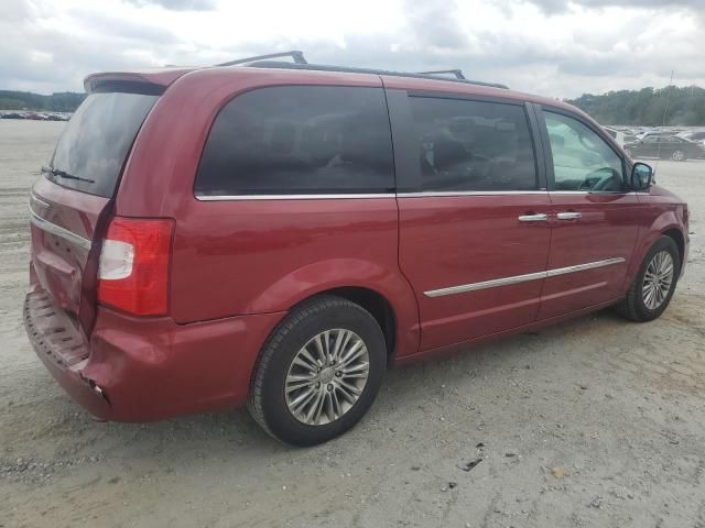 2013 Chrysler Town & Country Touring L
