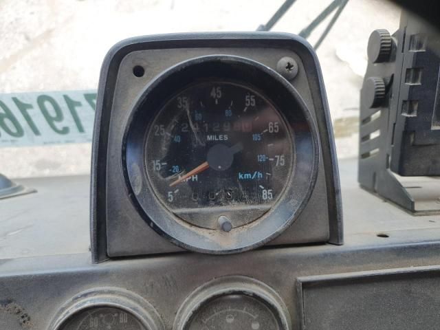 2000 Mack MR Refuse Truck
