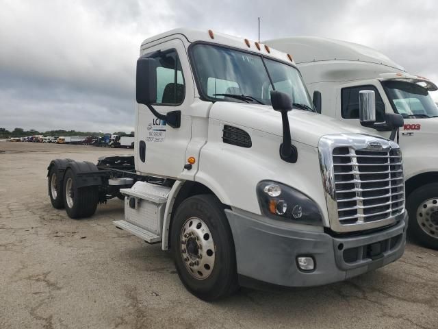 2019 Frht 2019 Freightliner Cascadia 113