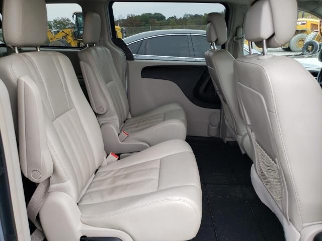 2013 Chrysler Town & Country Touring