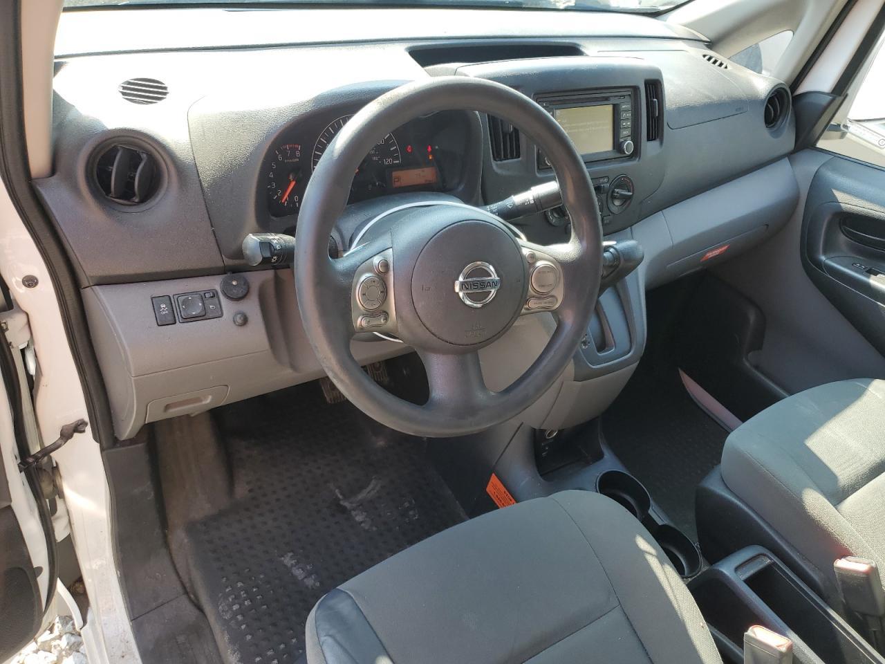 2017 Niss NV200