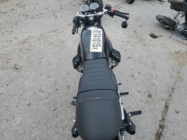 2015 Moto Guzzi V7 Classic