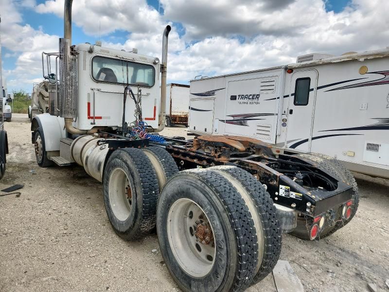 2012 Peterbilt Tractor 2012 Peterbilt 367 Semi Truck
