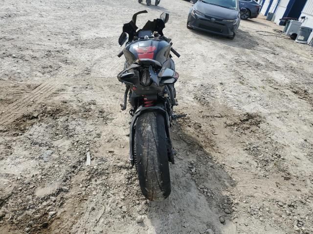 2018 Yamaha YZFR1