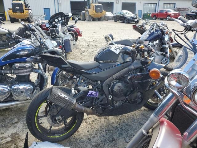 2022 Suzuki GSX-R1000 R