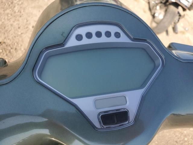 2022 Geun 2022 Genuine Scooter CO. Urbano 200I