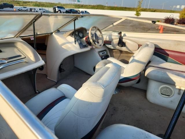 1998 Larson Boat