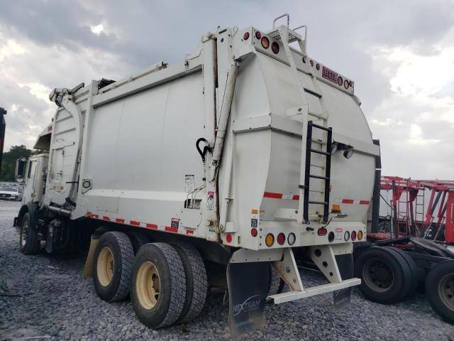 2018 Mack MRU613 Refuse Truck