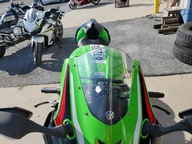 2021 Kawasaki ZX1002 L