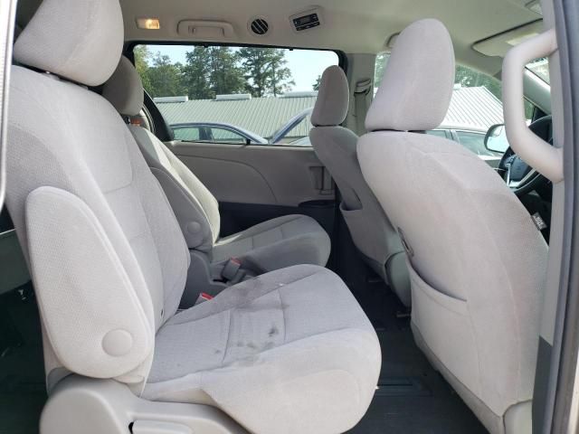 2017 Toyota Sienna LE