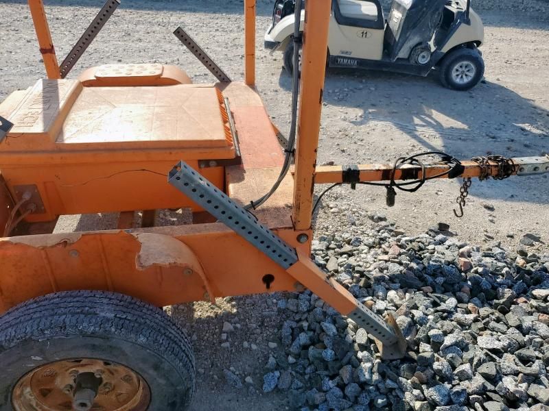 2005 Solar Tech Silent Sentinel Arrow Board Trailer