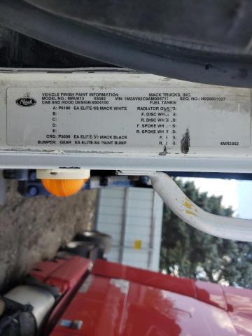 2010 Mack MRU613 Refuse Truck