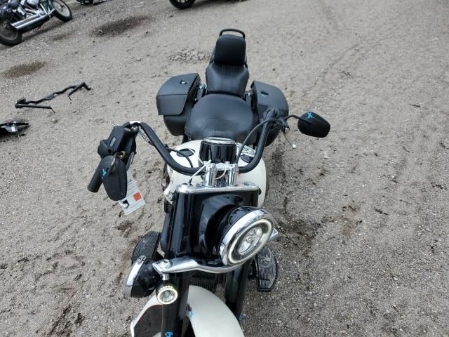 2018 Harley-Davidson Flhcs Heritage Classic 114