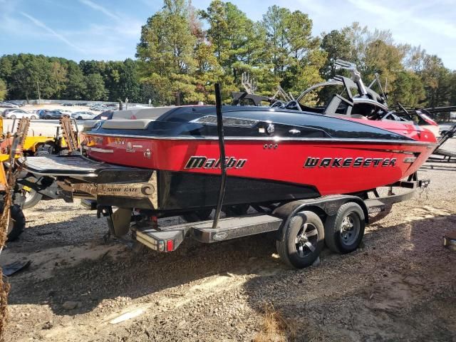 2014 Malibu Wakesetter-Boat