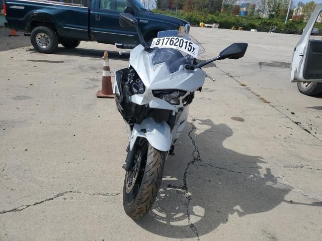 2025 Kawasaki EX500