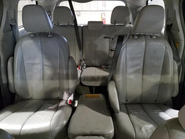 2013 Toyota Sienna XLE