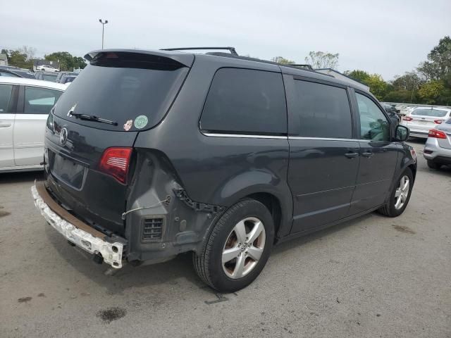 2011 Volkswagen Routan SE
