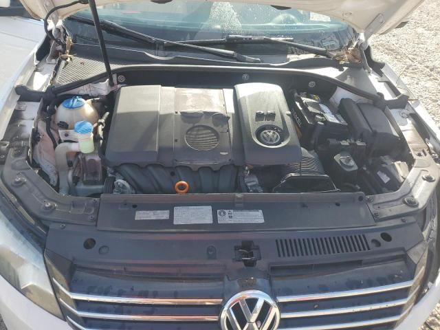 2013 Volkswagen Passat SE