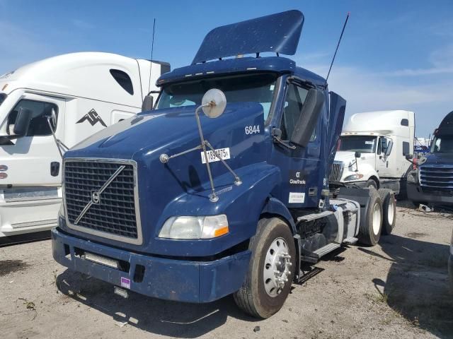 2014 Volvo VNM Semi Truck