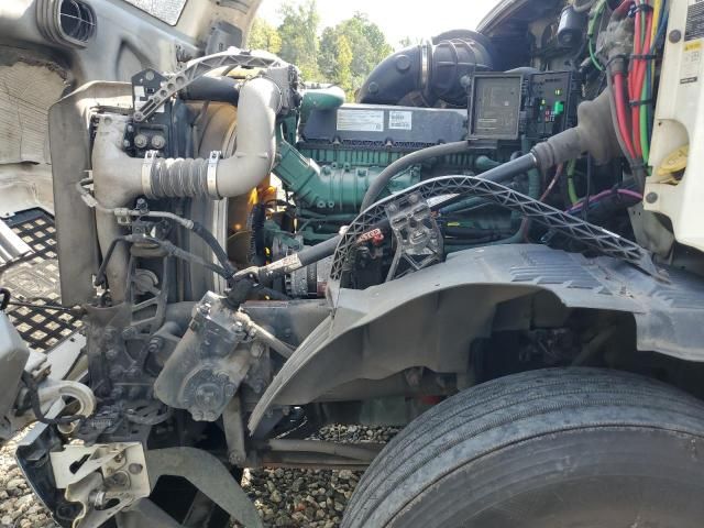 2018 Volvo VNL Truck Cab AND Chassis