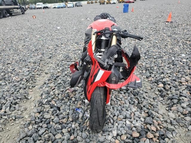 2024 BMW S 1000 RR