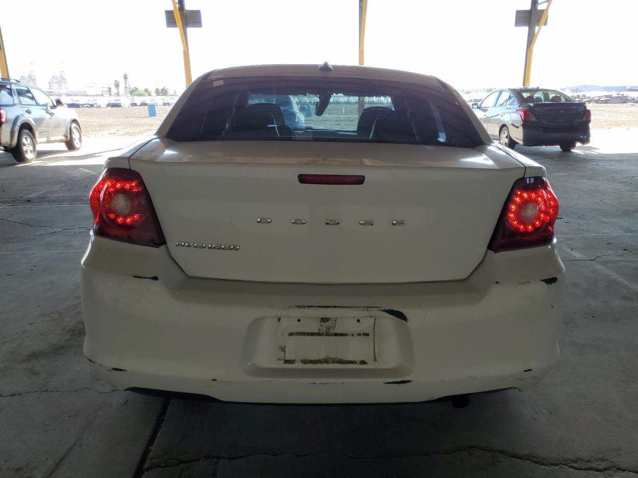 2011 Dodge Avenger lux