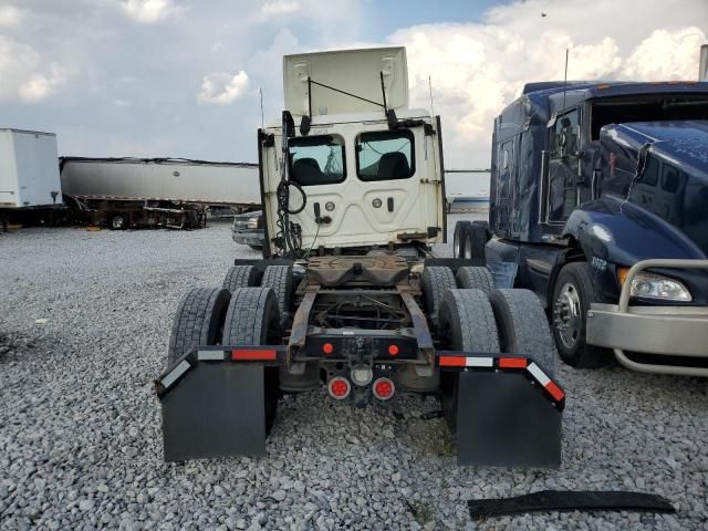 2020 Freightliner Cascadia 116 Semi Truck