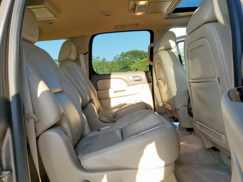 2014 Chevrolet Suburban C1500 LTZ