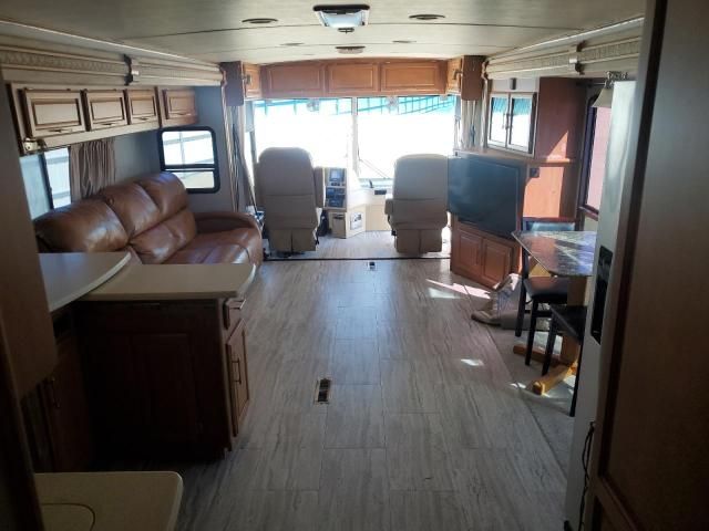 2005 Winnebago 2005 Freightliner Chassis X Line Motor Home