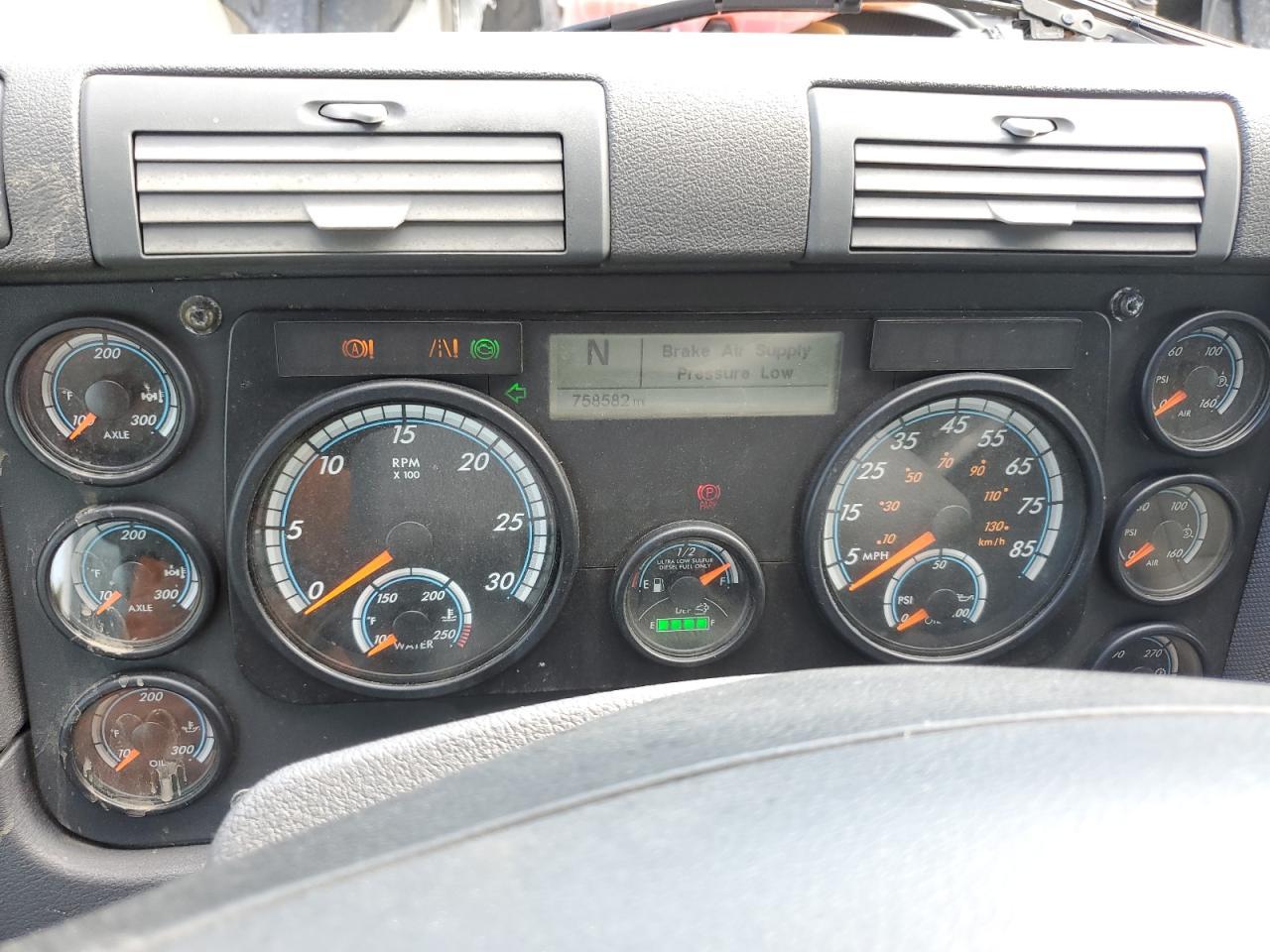 2016 Freigliner 2016 Freightliner Cascadia 125 Semi Truck