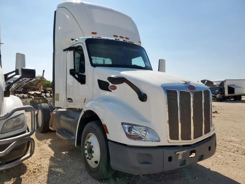 2018 Peterbilt Tractor 2018 Peterbilt 579 Semi Truck