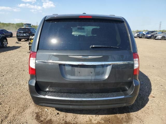 2012 Chrysler Town & Country Touring l