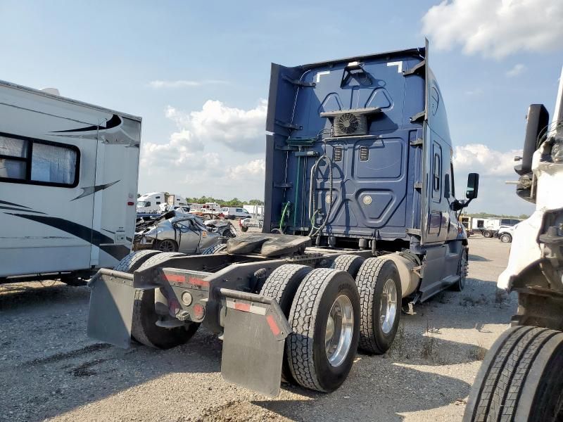 2017 Freightliner Cascadia 125 Semi Truck