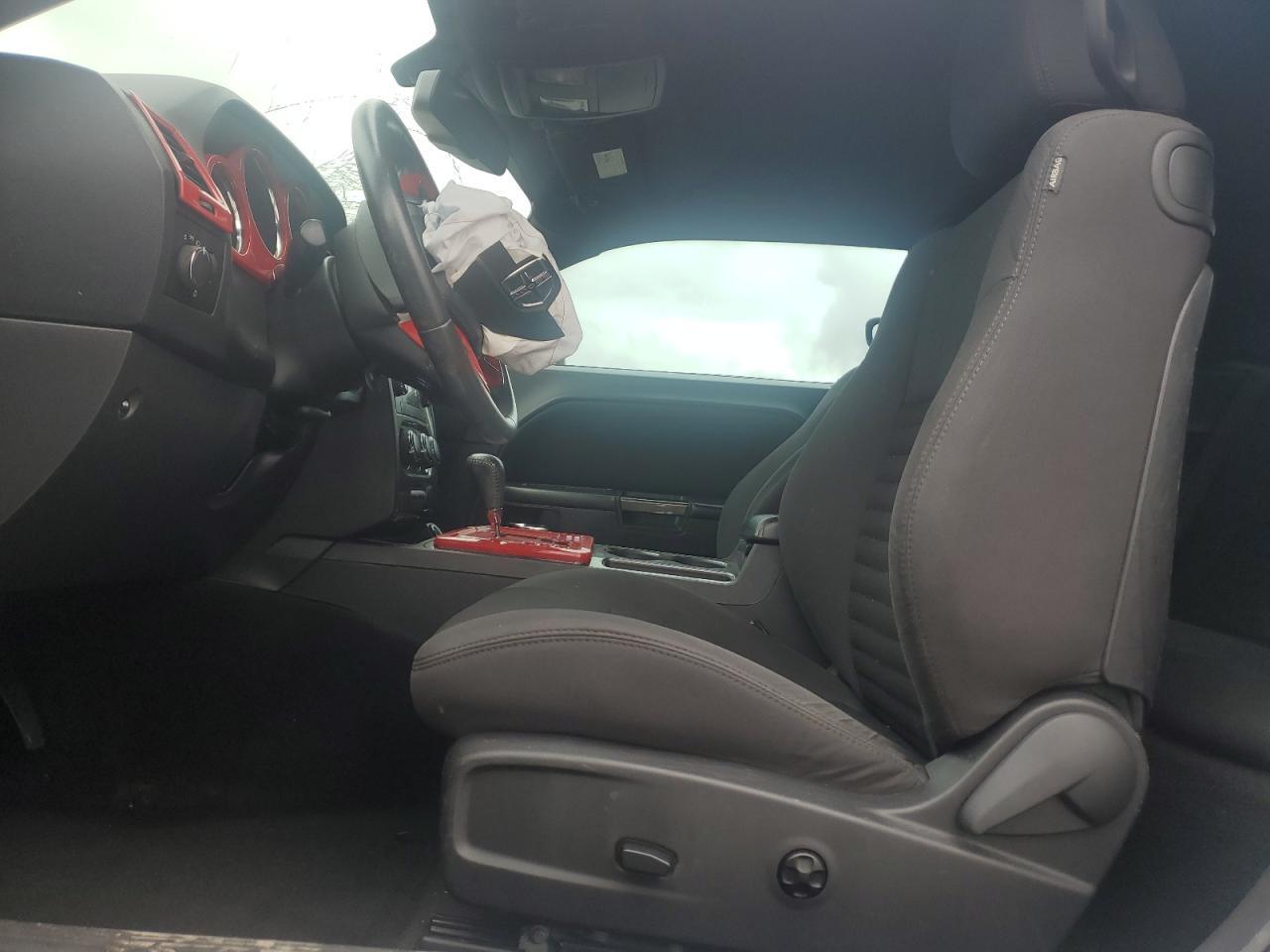 2014 Dodge Challenger sxt