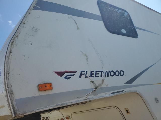 2005 Fleetwood Pegasus 275RLS