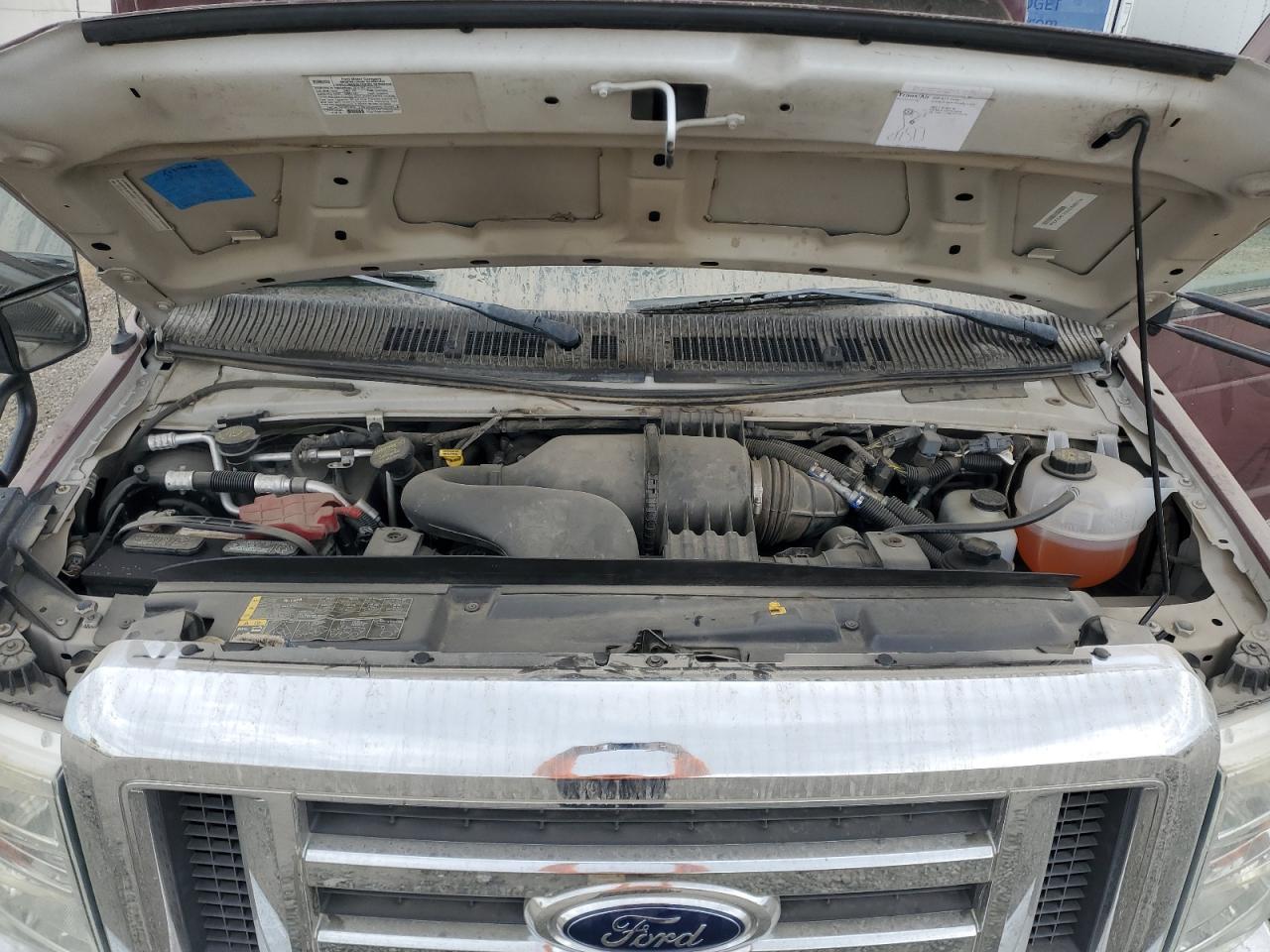 2014 Ford Econoline E450 Super Duty Cutaway Van