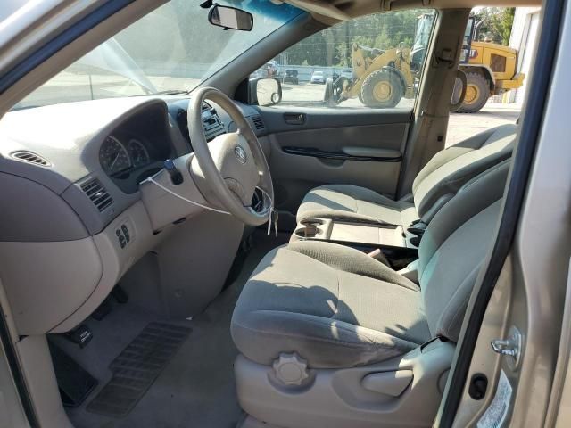 2004 Toyota Sienna ce