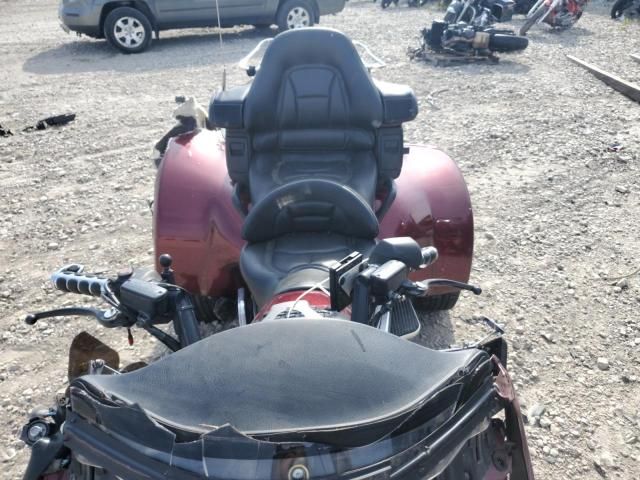 2005 Honda GL1800